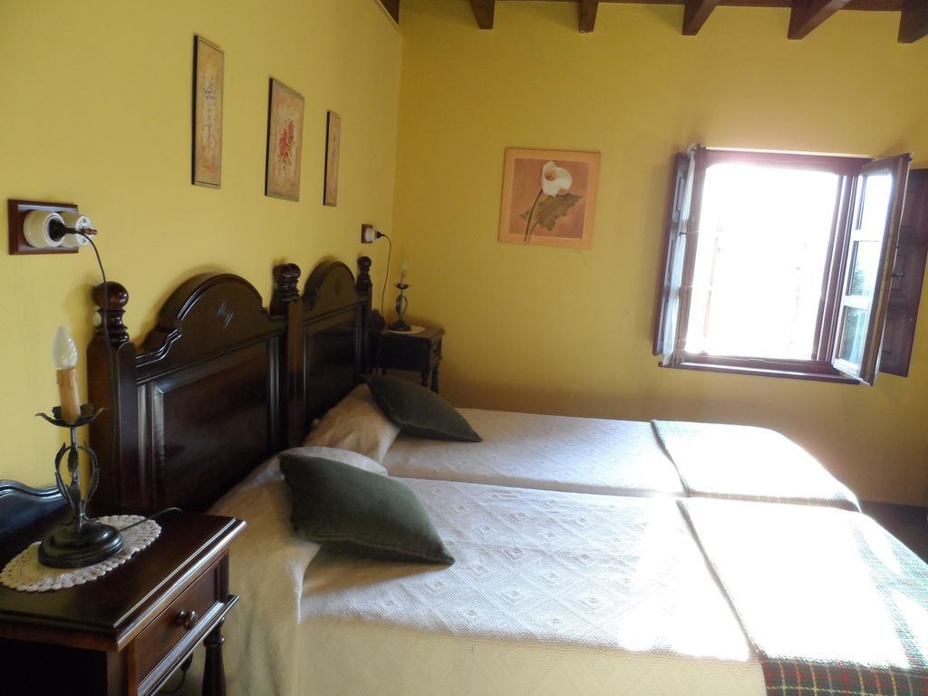 Casa El Campu Guest House Infiesto Phòng bức ảnh