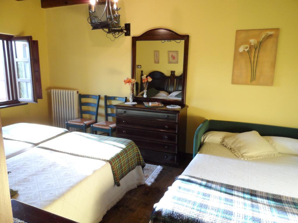 Casa El Campu Guest House Infiesto Phòng bức ảnh