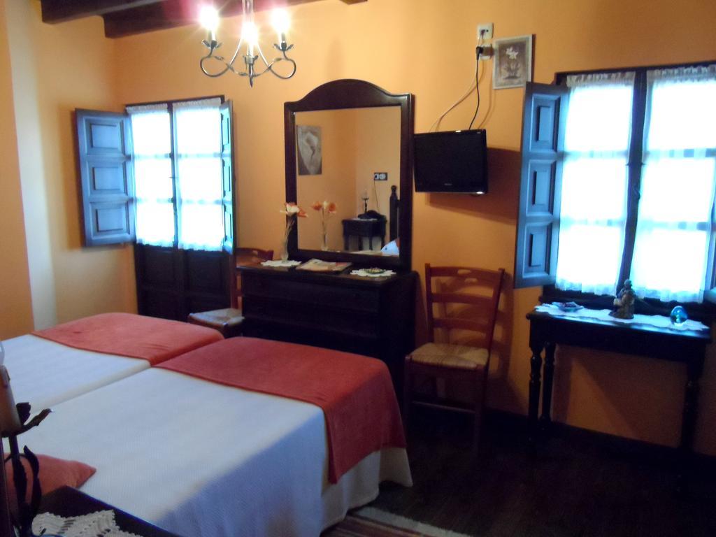 Casa El Campu Guest House Infiesto Phòng bức ảnh