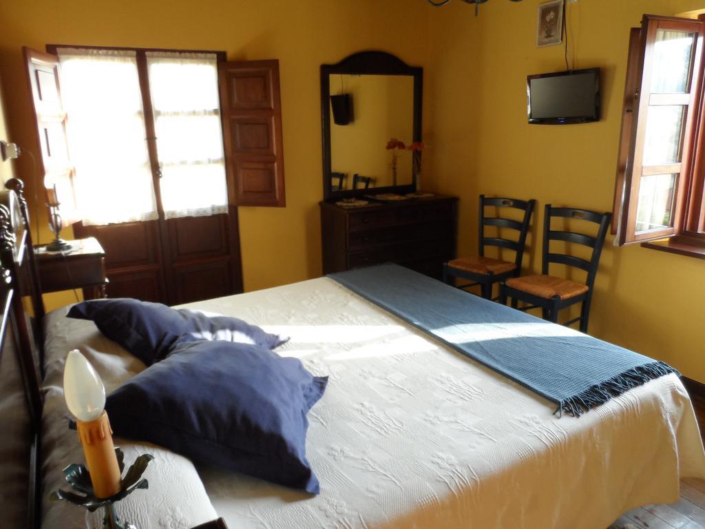 Casa El Campu Guest House Infiesto Phòng bức ảnh