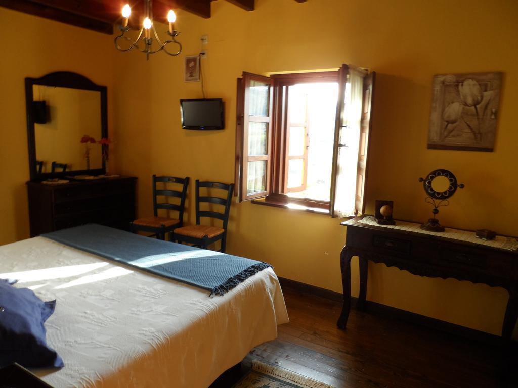 Casa El Campu Guest House Infiesto Phòng bức ảnh